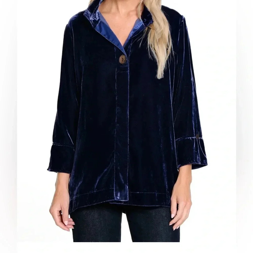NWT John Mark Navy VELVET Wire Collar Button-Front M GORGEOUS 3/4 Sleeve